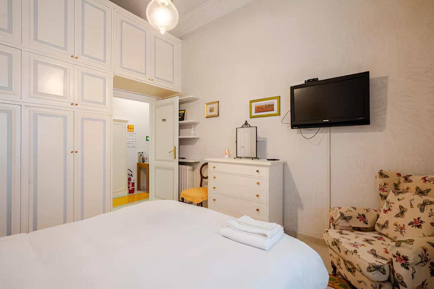 S.pietro Elvira's Retro Appartement